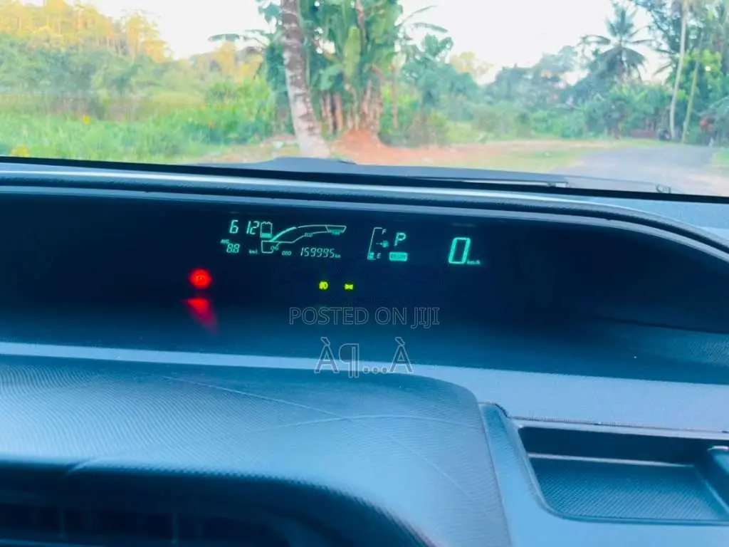 Toyota Aqua G Grade 2013 Car (Used)