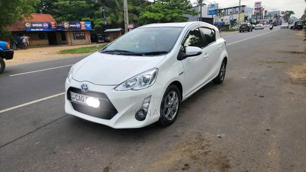 Toyota Aqua Urban 2014 Car (Used)