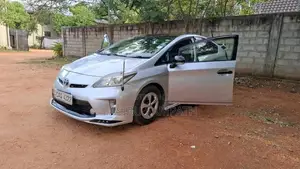 Toyota Prius S 2013 Car (Used)