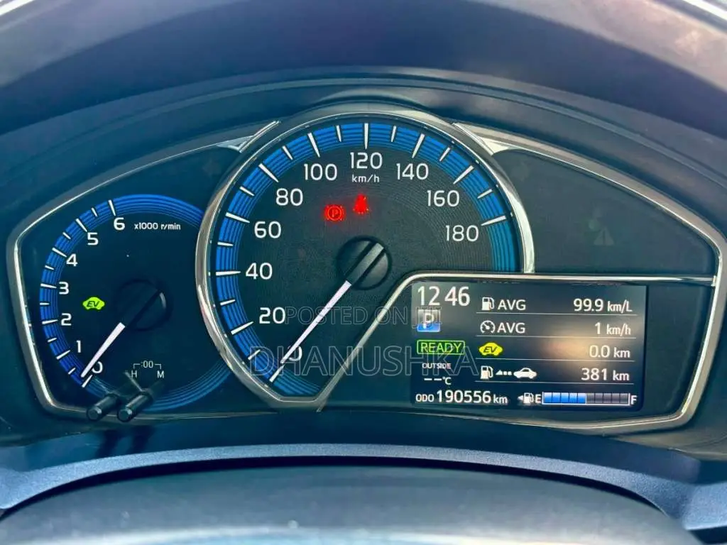 Toyota Axio G Grade 2015 Car (Used)