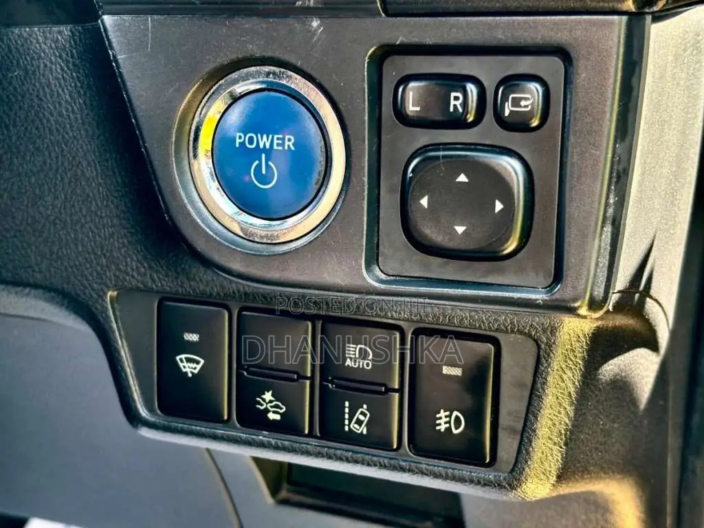Toyota Axio G Grade 2015 Car (Used)