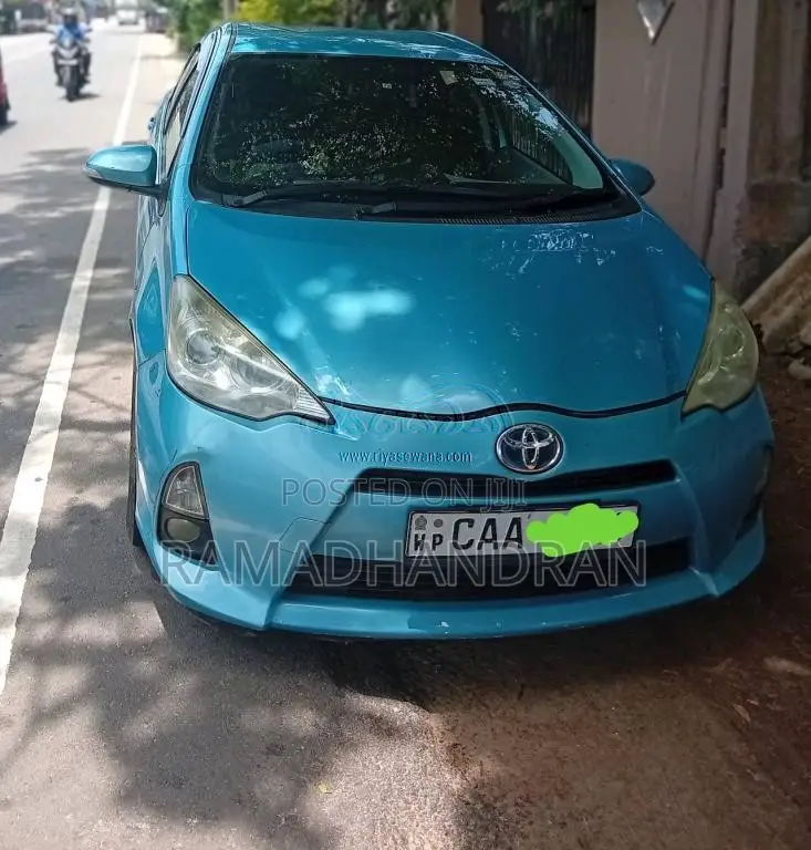 Toyota Aqua 2012 Car (Used)