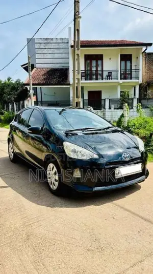 Toyota Aqua 2013 Car (Used)