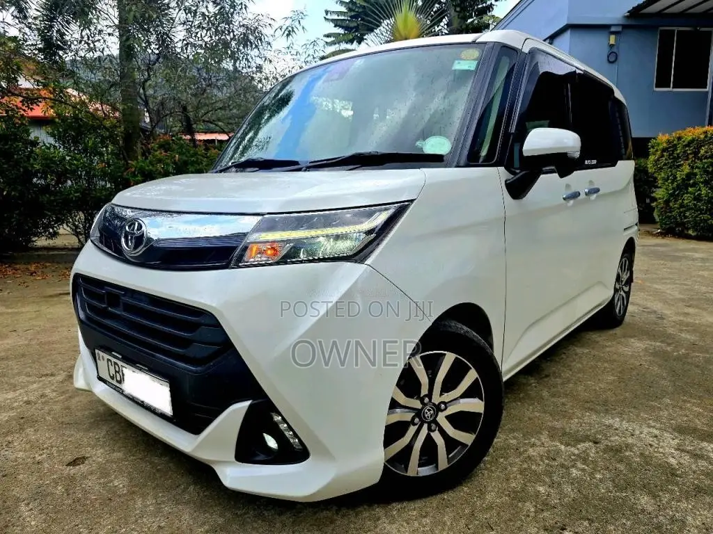 Toyota Roomy GS Custom LED 2017 Car (Used)