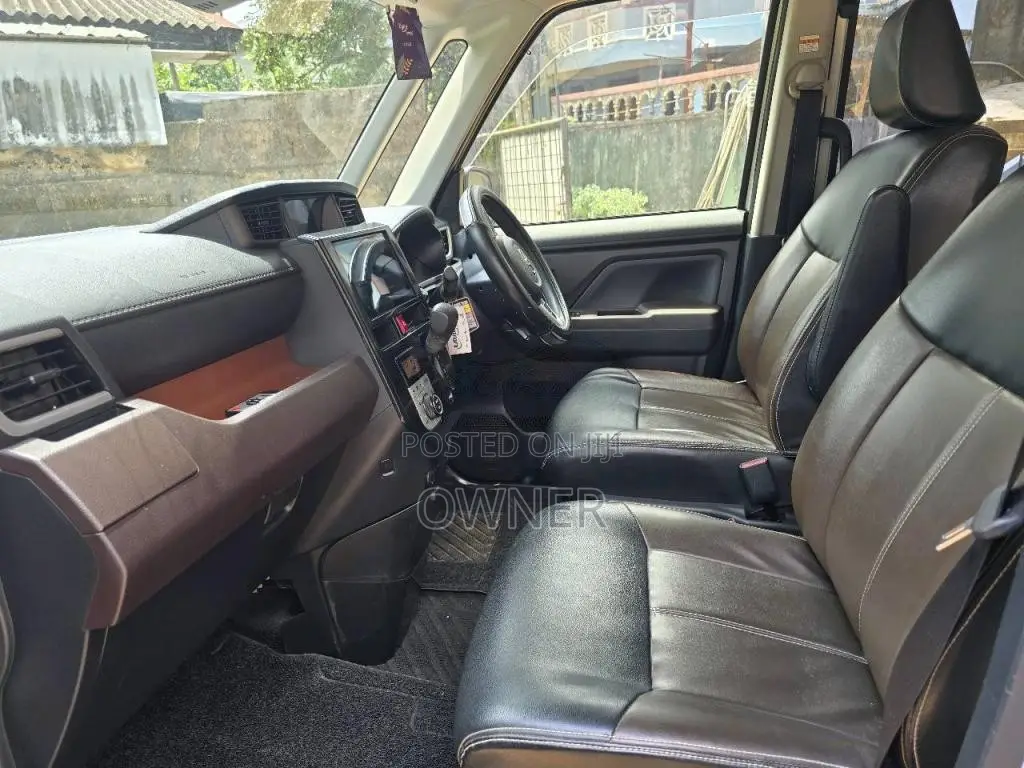 Toyota Roomy GS Custom LED 2017 Car (Used)
