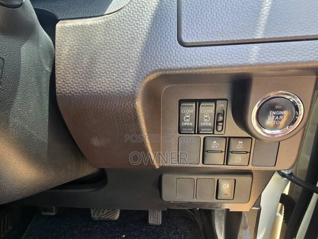 Toyota Roomy GS Custom LED 2017 Car (Used)