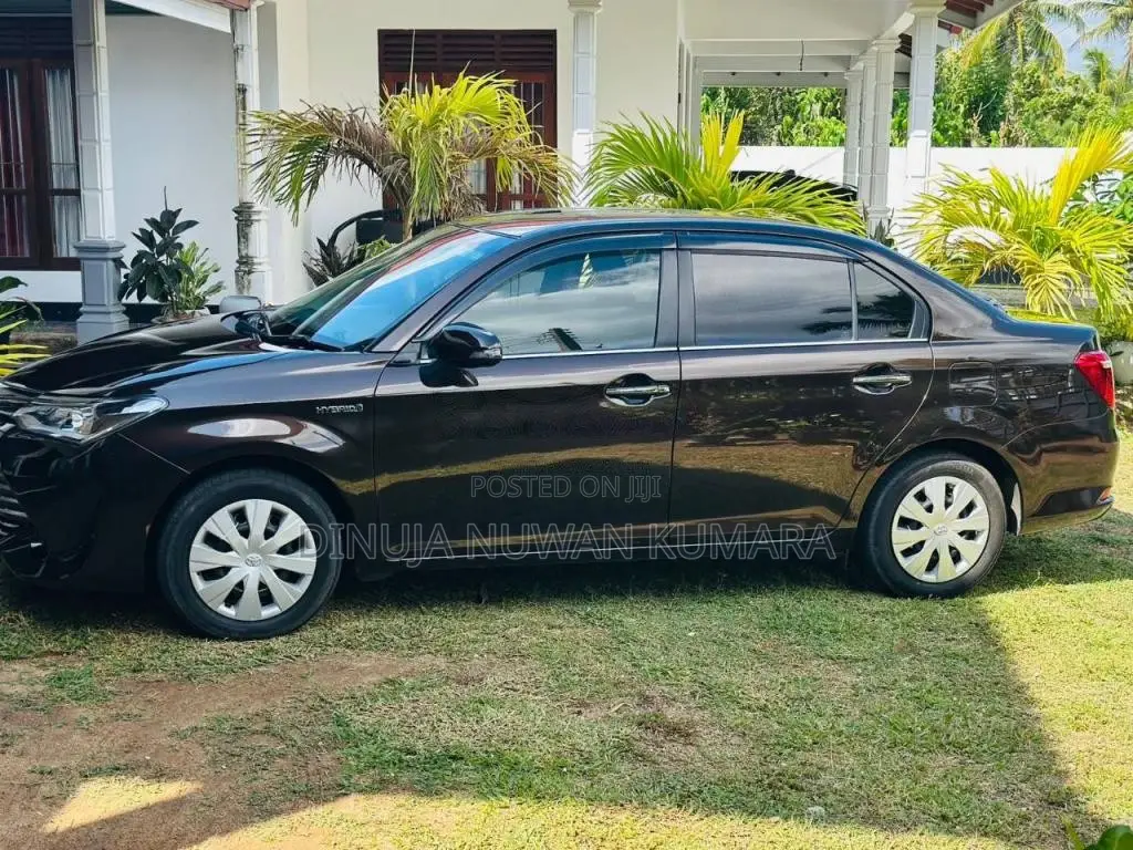 Toyota Axio G Grade 2015 Car (Used)