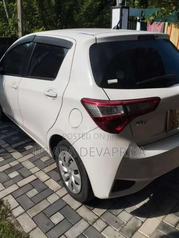 Toyota Vitz 2018 Car (Used)