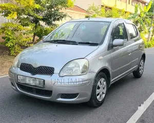 Toyota VITZ 2004 Car (Used)