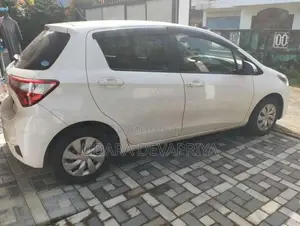Toyota Vitz 2018 Car (Used)