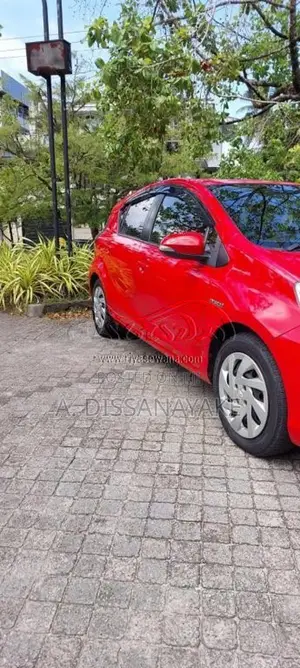Toyota Aqua S Limited 2016 Car (Used)