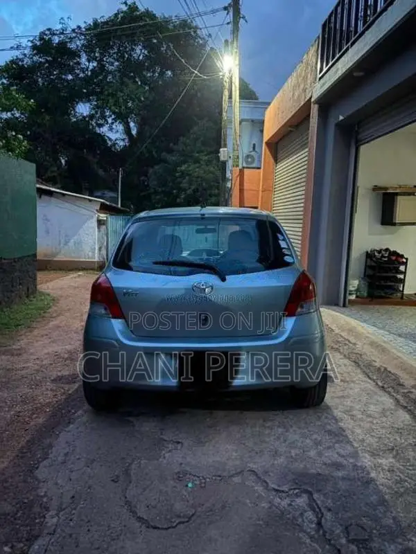 Toyota Vitz 2008 Car (Used)