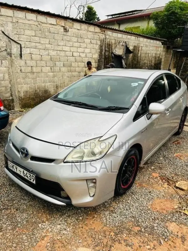Toyota Prius 2012 Car (Used)