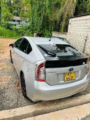 Toyota Prius 2012 Car (Used)