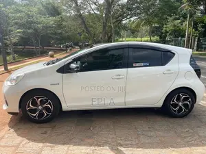Toyota Aqua 2013 Car (Used)