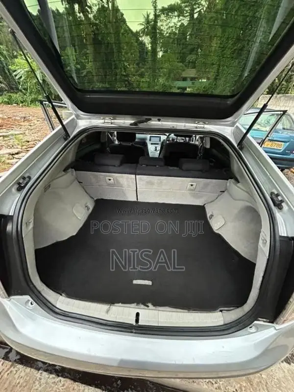 Toyota Prius 2012 Car (Used)