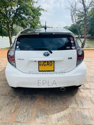 Toyota Aqua 2013 Car (Used)