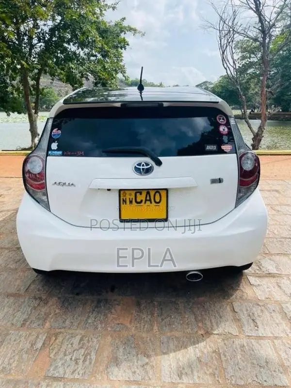 Toyota Aqua 2013 Car (Used)