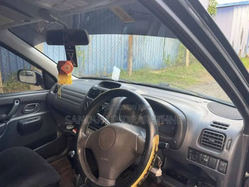 Suzuki Swift 2002 Car (Used)