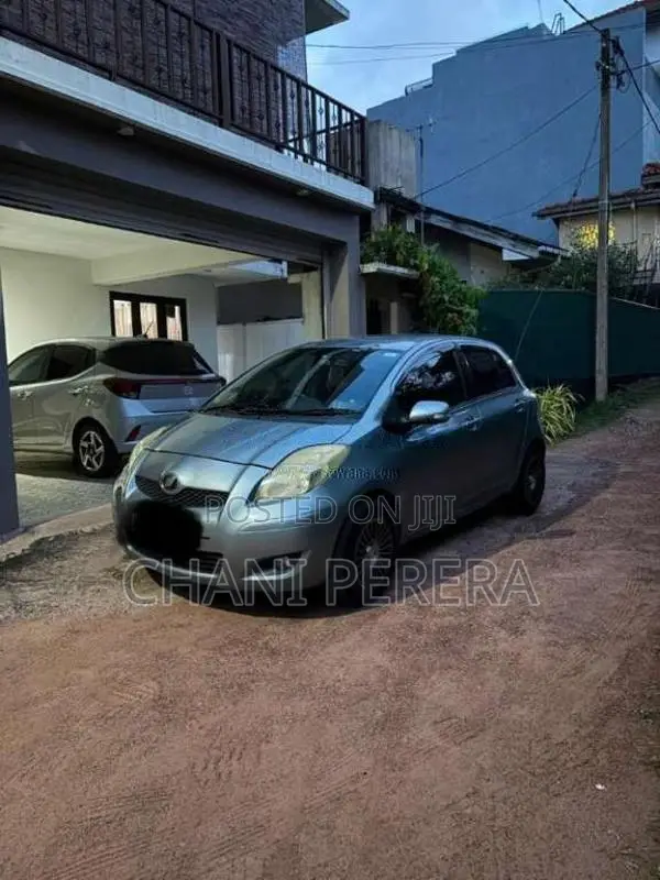 Toyota Vitz 2008 Car (Used)