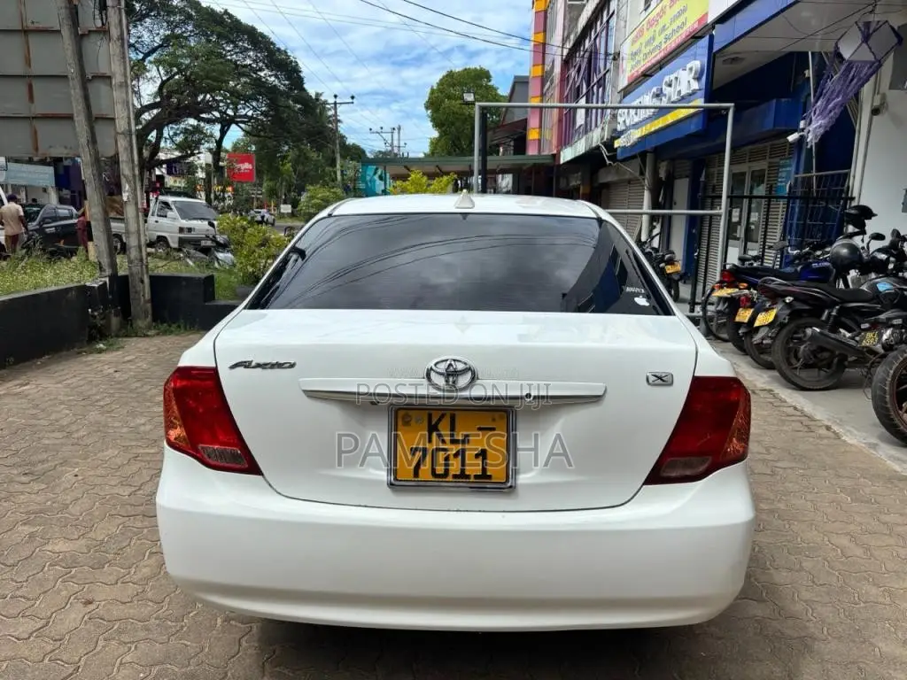 Toyota Axio 141 X Grade 2007 Car (Used)