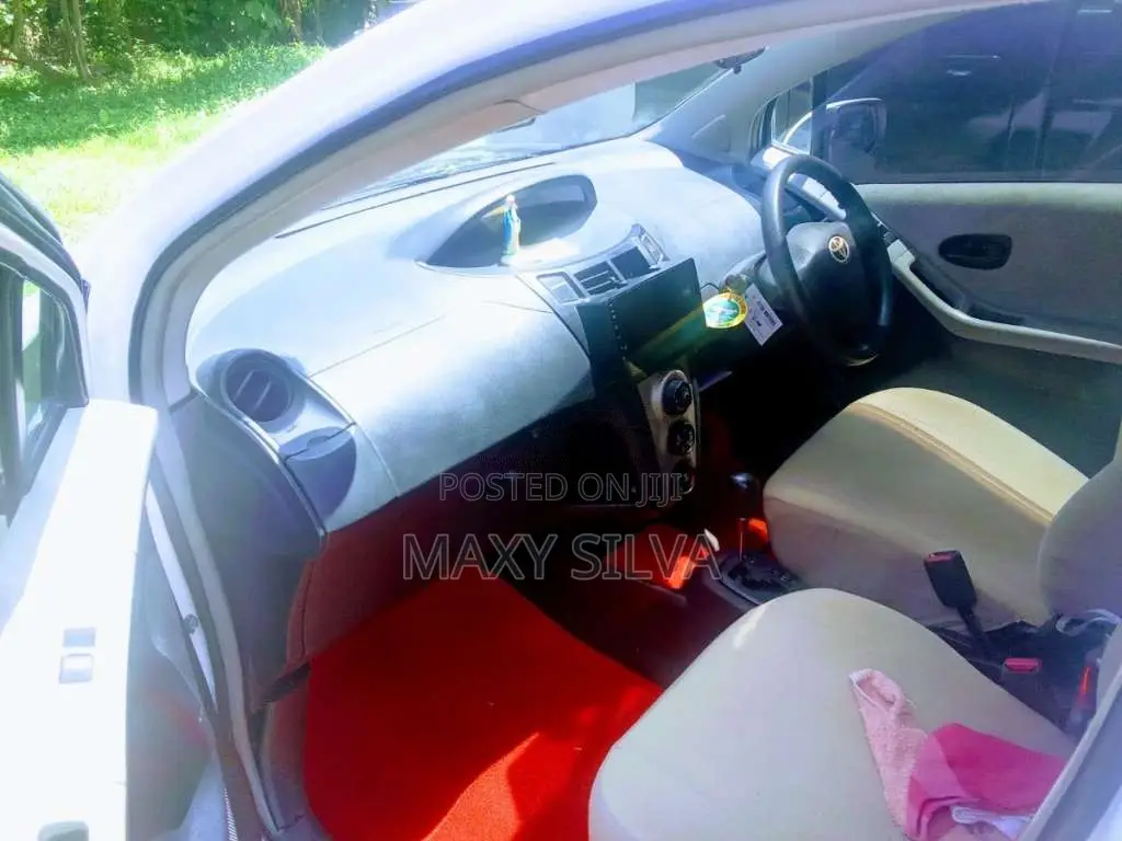 Toyota Vitz 2010 Car (Used)