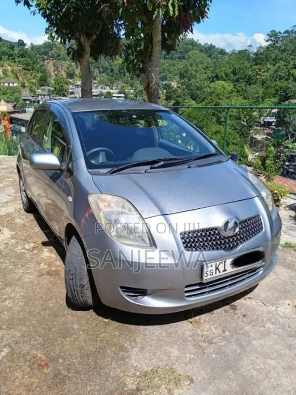 Toyota Vitz 2007 Car (Used)
