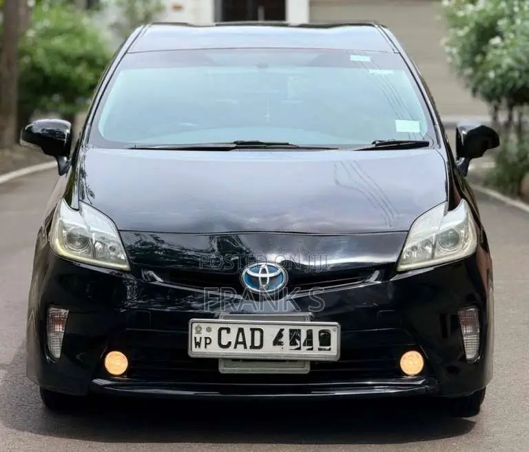 Toyota Prius S Grade 2013 Car (Used)