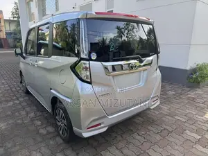 Toyota Roomy Custom G 2023 Car Unregistered (Recondition)