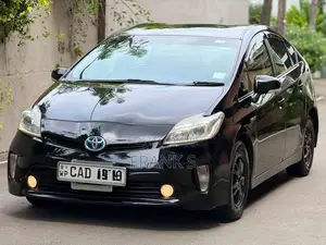 Toyota Prius S Grade 2013 Car (Used)