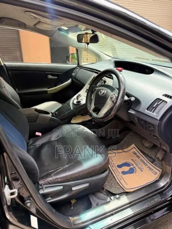 Toyota Prius S Grade 2013 Car (Used)