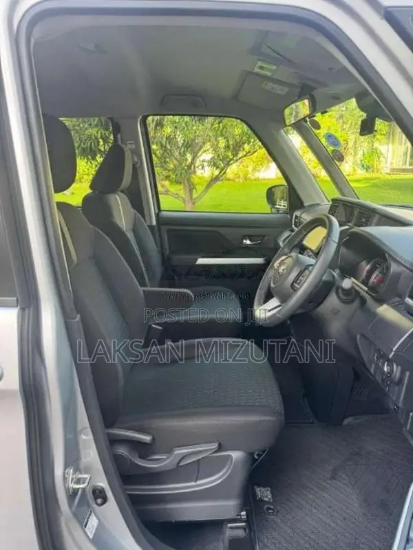 Toyota Roomy Custom G 2023 Car Unregistered (Recondition)