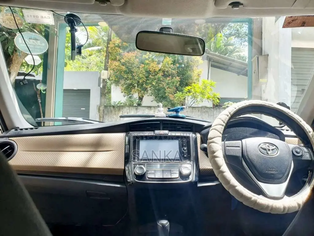 Toyota Axio 2014 Car (Used)