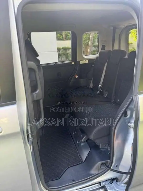 Toyota Roomy Custom G 2023 Car Unregistered (Recondition)