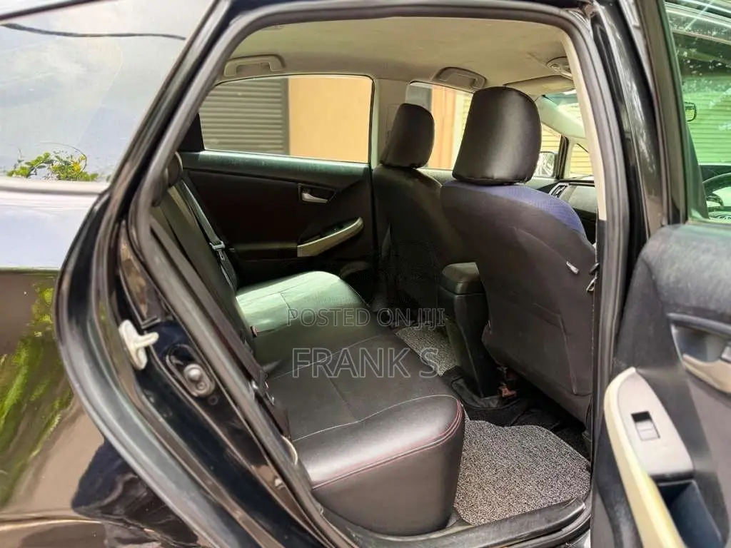 Toyota Prius S Grade 2013 Car (Used)
