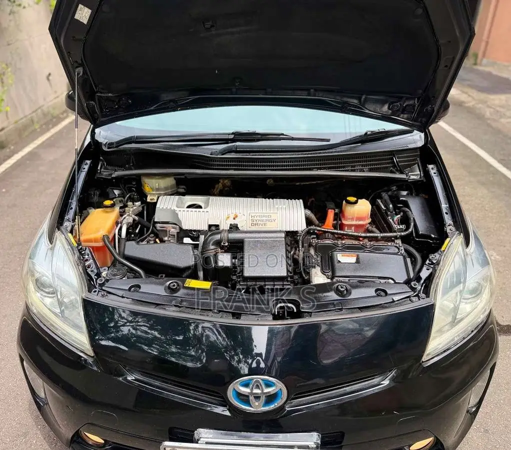 Toyota Prius S Grade 2013 Car (Used)