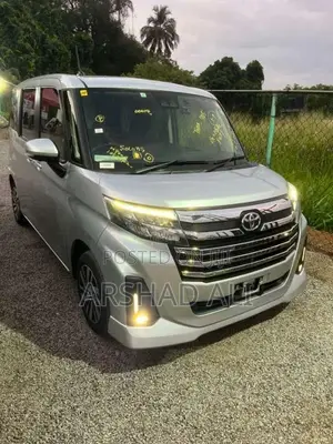 Toyota Roomy Custom G 2023 Car Unregistered (Recondition)