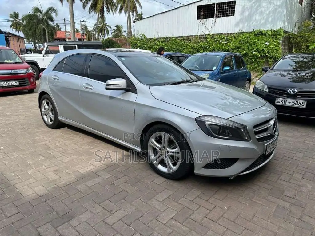 Mercedes-Benz A180 Hatchback 2013 Car (Used)