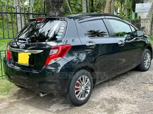 Toyota Vitz 2016 Car (Used)