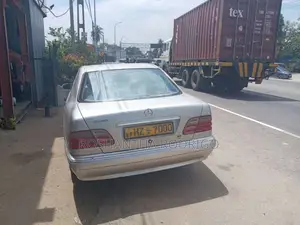Mercedes-Benz E200 2001 Car (Used)