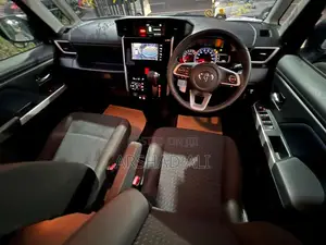 Toyota Roomy Custom G 2023 Car Unregistered (Recondition)