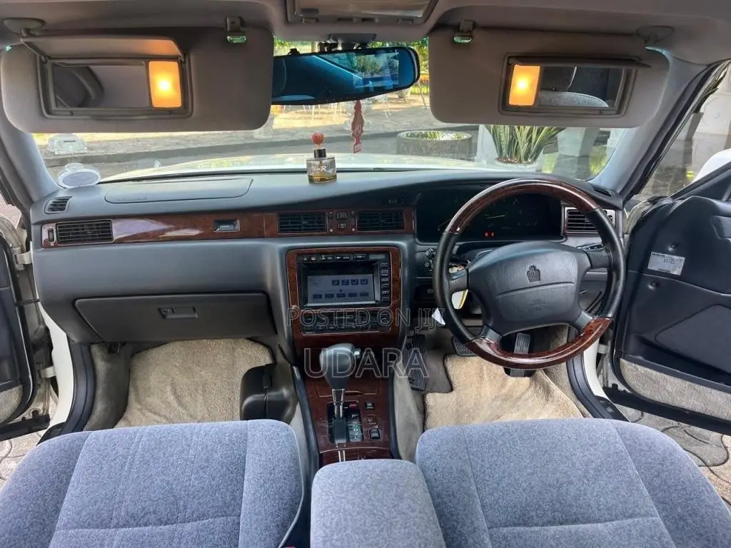 Toyota Crown 1997 Car (Used)