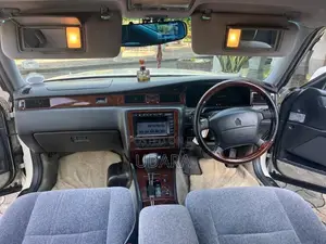 Toyota Crown 1997 Car (Used)