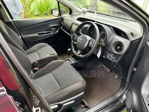 Toyota Vitz 2016 Car (Used)