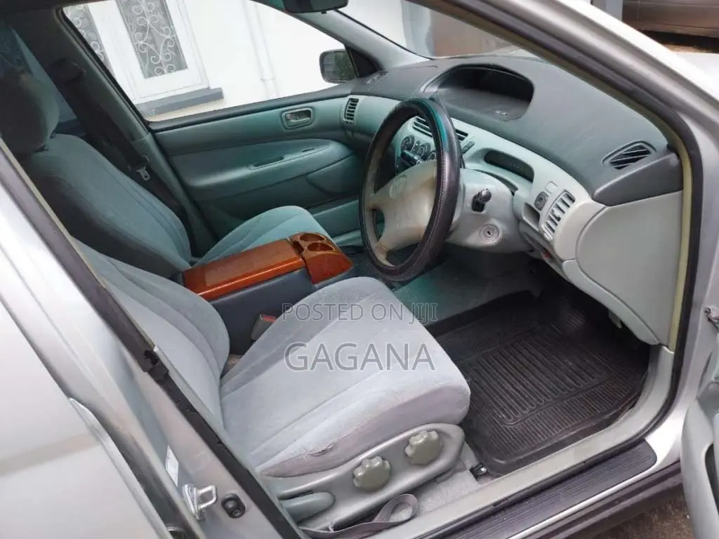 Toyota Vista 2004 Car (Used)
