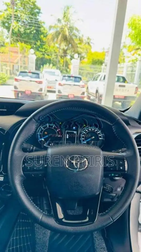 Toyota Hilux Rocco 2025 Pickup (Used)