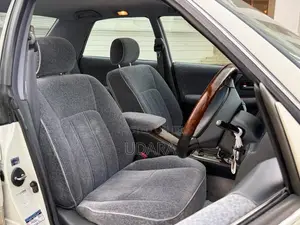 Toyota Crown 1997 Car (Used)