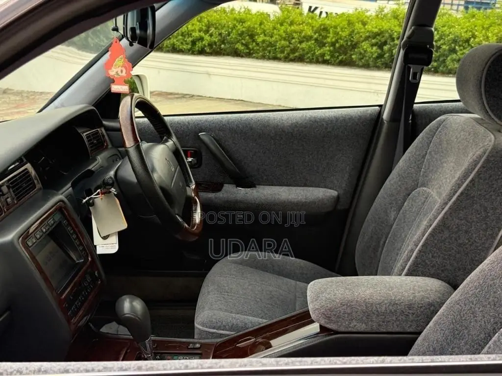 Toyota Crown 1997 Car (Used)