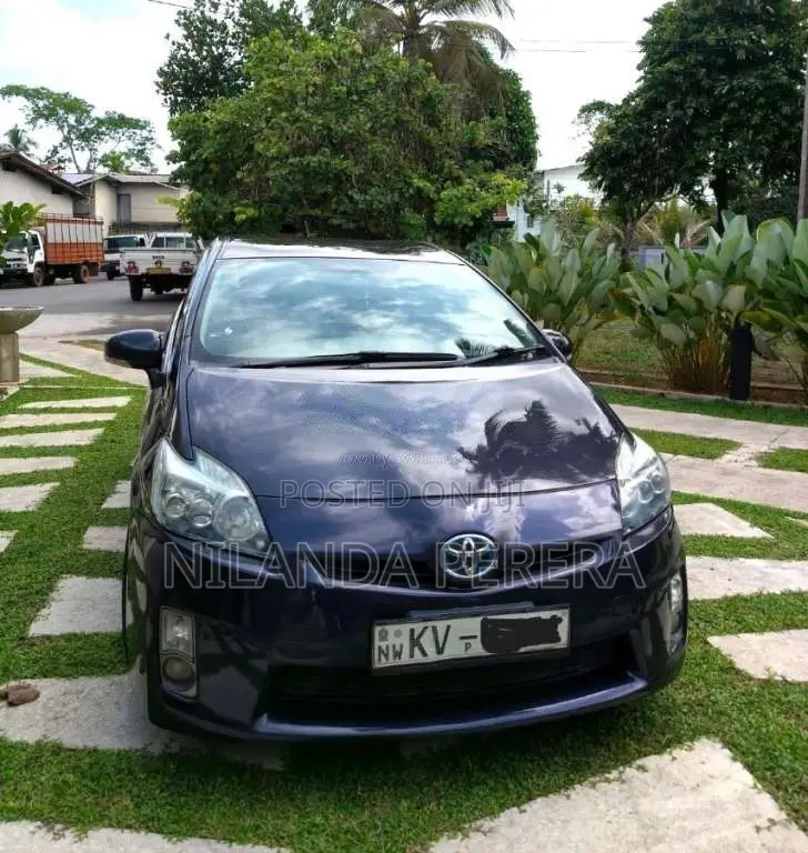 Toyota Prius 2011 Car (Used)