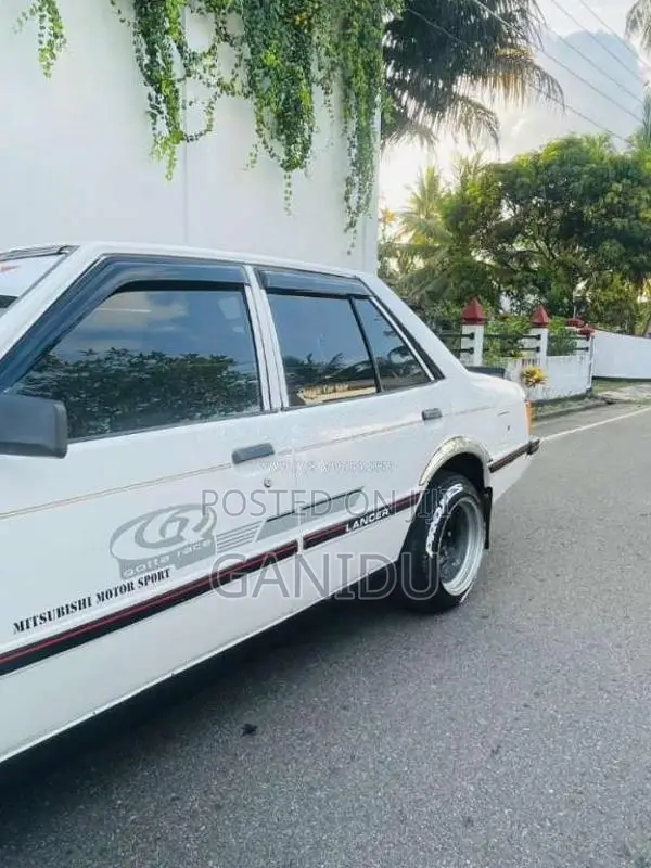 Mitsubishi Lancer Box 1979 Car (Used)